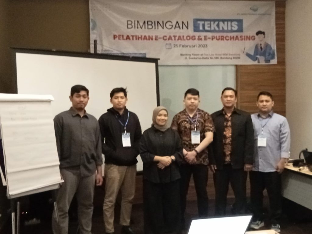 Foto bersama dalam kegiatan bimbingan teknis